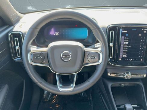 Certified 2023 Volvo C40 P8 Recharge Ultimate w/ Protection Package Premier image 28