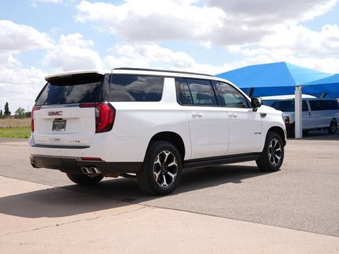 Used 2025 GMC Yukon XL AT4 w/ AT4 Premium Package AWD/4WD image 3