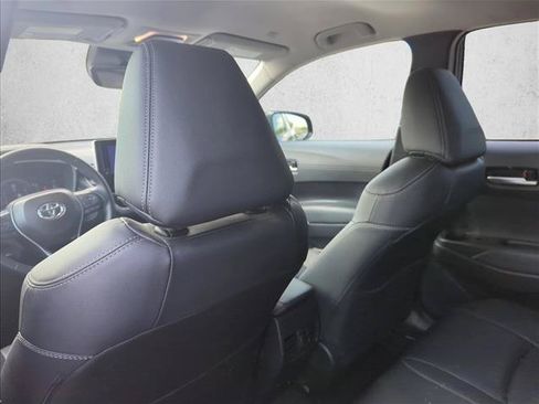 Certified 2025 Toyota Corolla Cross XLE FWD image 22