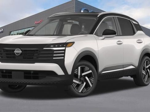 Used 2025 Nissan Kicks S image 1