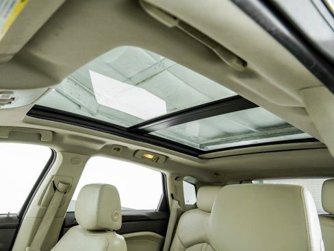 Used 2010 Cadillac SRX Luxury image 22