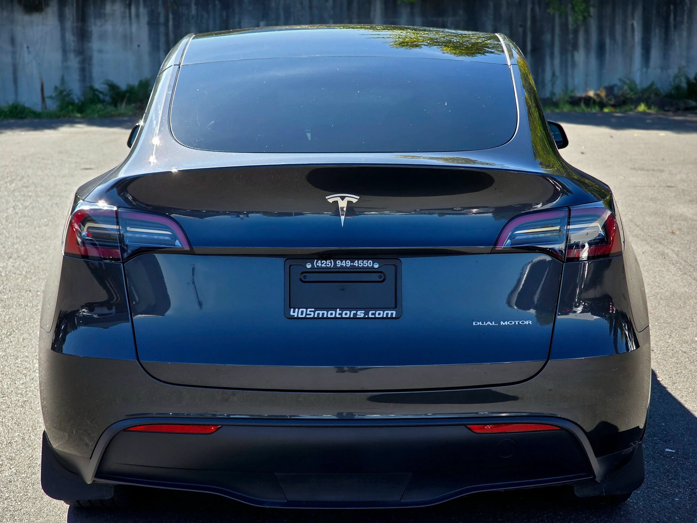 Used 2024 Tesla Model Y Long Range AWD/4WD image 12