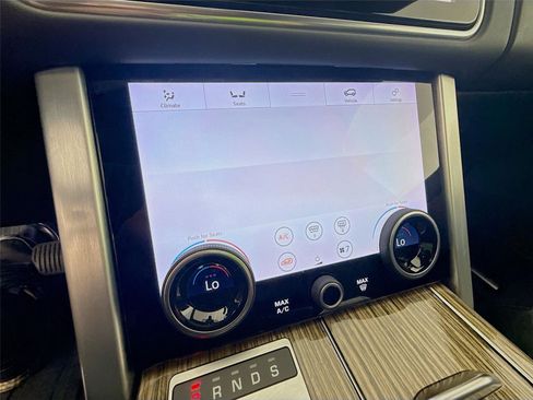 Used 2019 Land Rover Range Rover HSE image 8