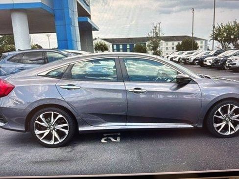 Used 2020 Honda Civic Touring image 9
