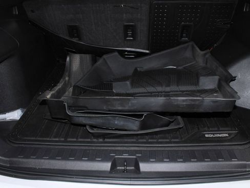 Used 2020 Chevrolet Equinox LT w/ Driver Convenience Package FWD image 18