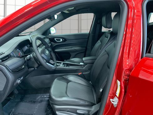 New 2026 Jeep Compass Latitude AWD/4WD image 9