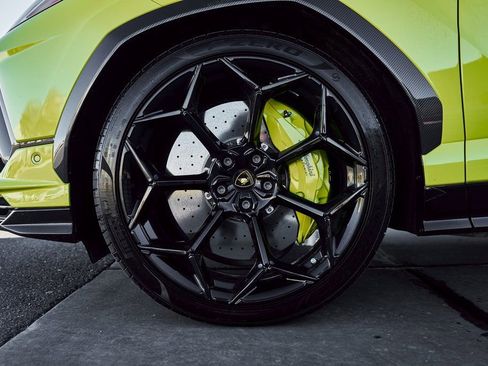 Used 2024 Lamborghini Urus Performante image 3