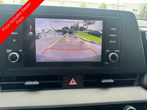 Used 2023 Kia Sportage LX FWD image 7