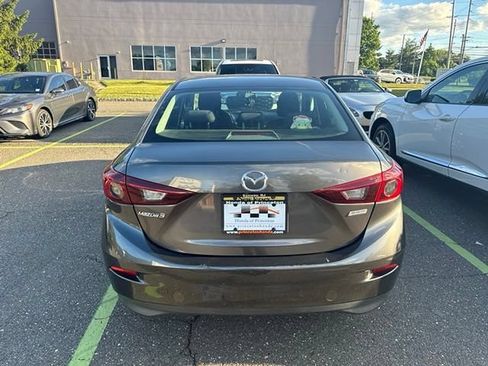 Used 2017 MAZDA MAZDA3 Sport FWD image 5