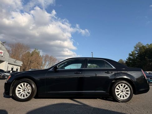 Used 2014 Chrysler 300 image 2