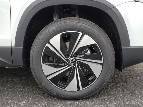 New 2026 Volkswagen Taos SE AWD/4WD image 12