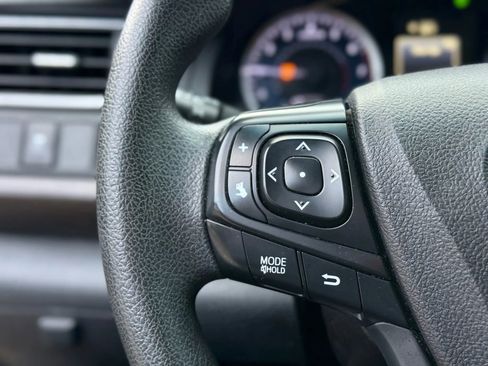 Used 2017 Toyota Camry LE image 21