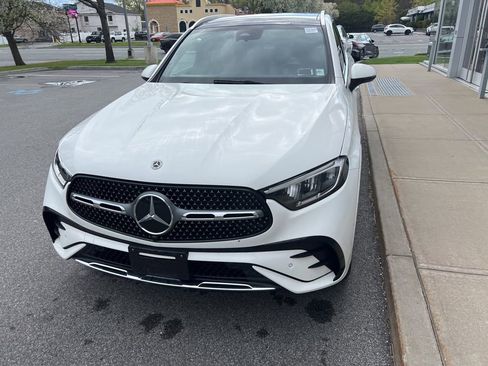 Used 2025 Mercedes-Benz GLC 300 4MATIC image 35
