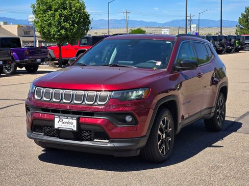 Used 2022 Jeep Compass Latitude AWD/4WD image 5