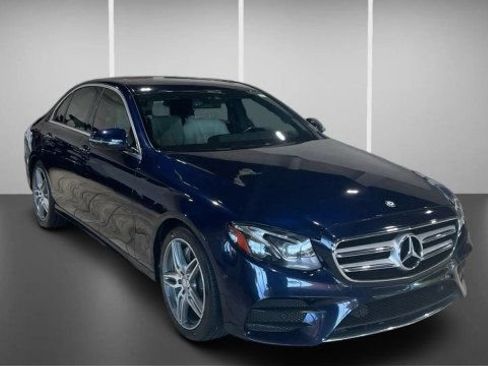Used 2017 Mercedes-Benz E 300 4MATIC image 2