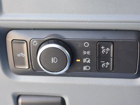 Used 2021 Ford F150 XLT image 25