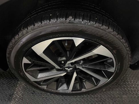 Used 2023 Mitsubishi Outlander SE image 9