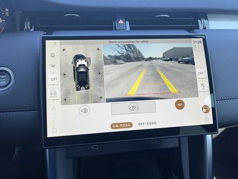 Used 2025 Land Rover Discovery Sport Dynamic SE image 24