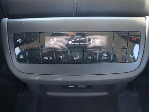 Used 2022 Nissan Pathfinder SL image 25