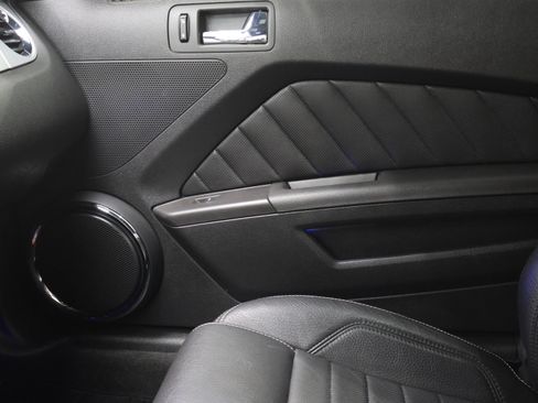 Used 2011 Ford Mustang GT Premium RWD image 12