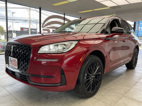 Used 2023 Lincoln Corsair Reserve w/ Equipment Group 201A image 3