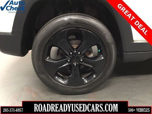 Used 2018 Jeep Compass Latitude AWD/4WD image 17