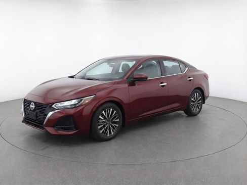 Used 2024 Nissan Altima 2.5 SV image 3