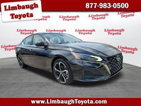 Used 2024 Nissan Altima 2.5 SR FWD image 1