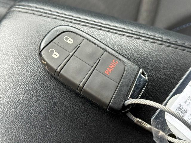 Used 2024 Jeep Compass Latitude AWD/4WD image 16