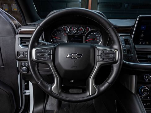 Used 2021 Chevrolet Suburban Z71 w/ Rear Media and Nav Package image 19