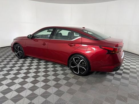Used 2023 Nissan Altima 2.5 SR w/ SR Premium Package FWD image 14
