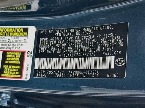 Used 2025 Toyota Camry SE FWD image 12