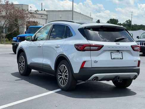 New 2025 Ford Escape SE w/ PHEV Premium Package FWD image 10