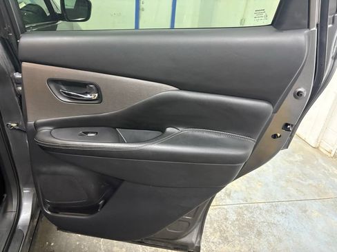 Used 2023 Nissan Murano SV FWD image 14