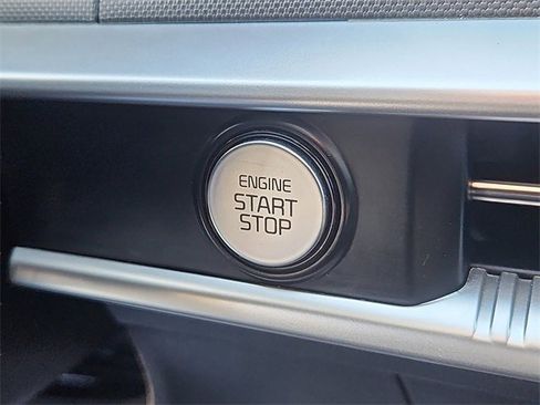 Used 2022 Kia K5 LXS image 19