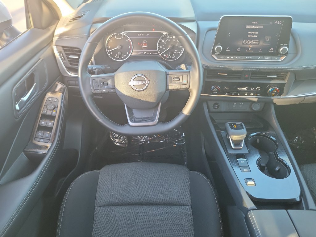 Used 2025 Nissan Rogue SV FWD image 14