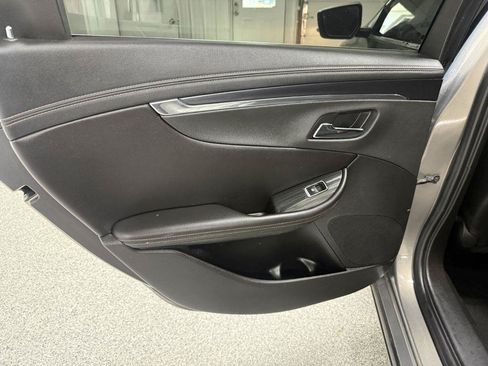Used 2019 Chevrolet Impala Premier FWD image 25