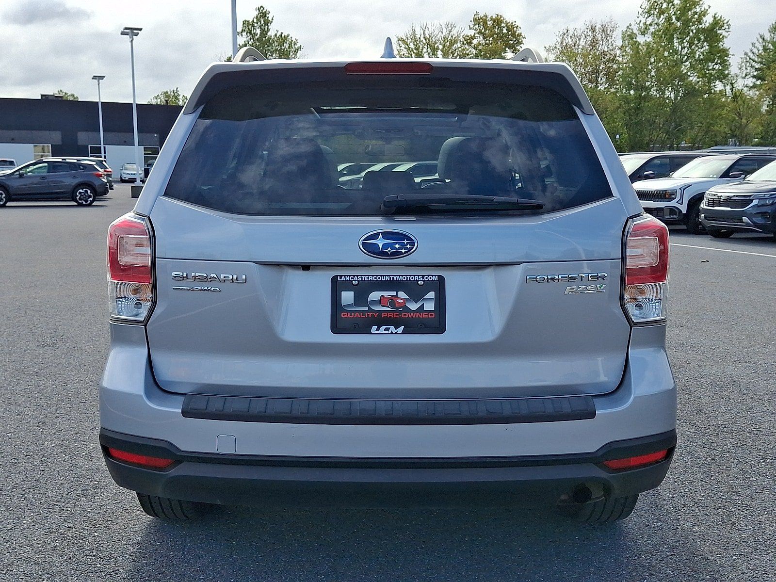 Used 2017 Subaru Forester 2.5i Premium w/ All-Weather Package AWD/4WD image 6