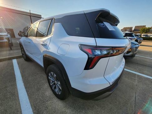 Used 2026 Chevrolet Equinox LT FWD image 6