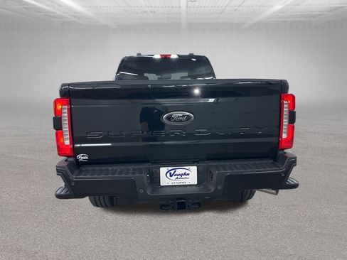 New 2026 Ford F250 Lariat w/ Black Appearance Package image 9