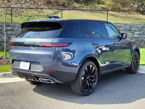 New 2026 Land Rover Range Rover Sport SE AWD/4WD image 2