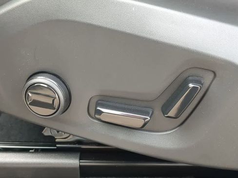 New 2026 Volvo XC90 B6 Plus w/ Protection Package Premier image 16