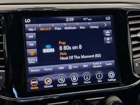 Used 2020 Jeep Grand Cherokee Altitude RWD image 9
