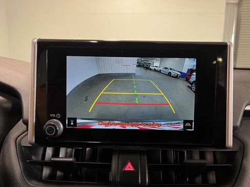 Used 2024 Toyota RAV4 XLE FWD image 26