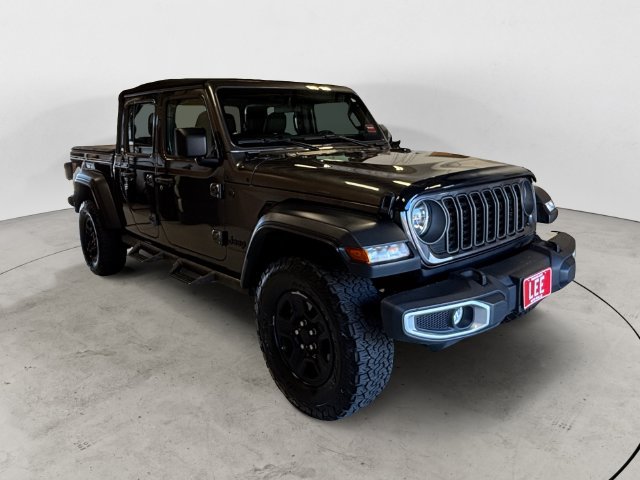 Used 2025 Jeep Gladiator Sport AWD/4WD image 8