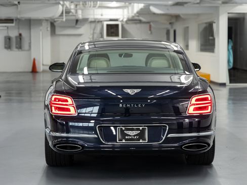Certified 2026 Bentley Flying Spur V8 AWD/4WD image 6