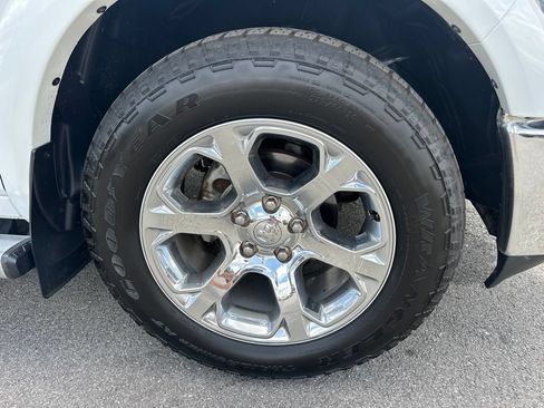 Used 2018 RAM 1500 Laramie w/ Convenience Group AWD/4WD image 16