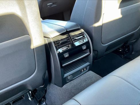Used 2022 BMW 530i xDrive w/ Premium Package image 38