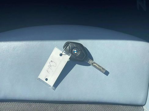 Used 2005 BMW Z4 2.5i RWD image 31