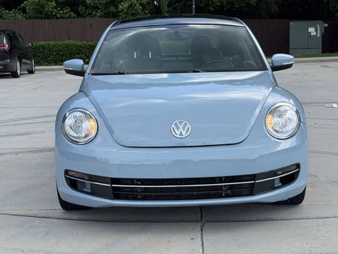 Used 2013 Volkswagen Beetle TDI FWD image 2